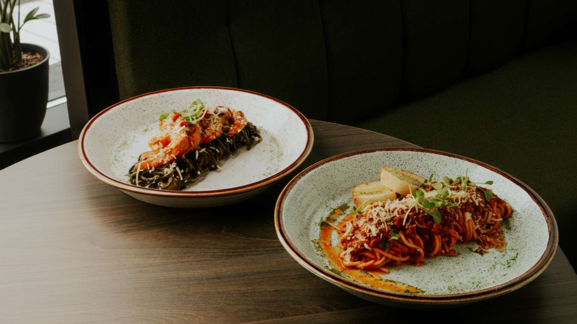 Platos italianos en Sibari Rooftop Medellín