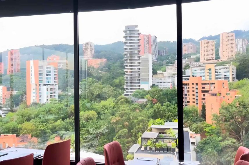 Vista de El Poblado Medellín des Sibari Rooftop