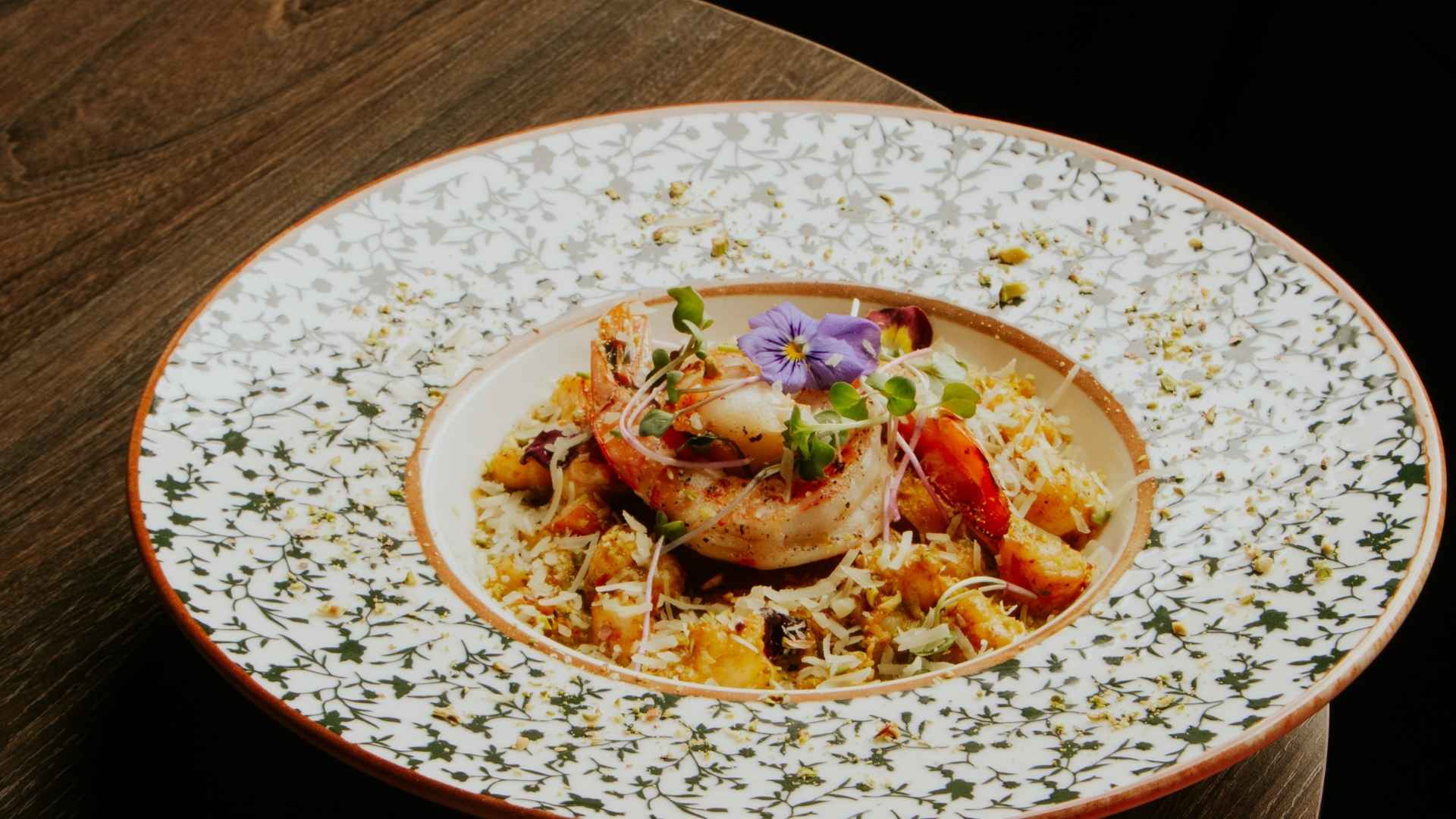 platos gourmet en Sibari rooftop Medellín